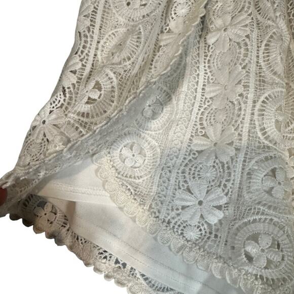 ASTR White Lace Embroidered Floral Scalloped Trim Shorts Women Sz S - Picture 3 of 9